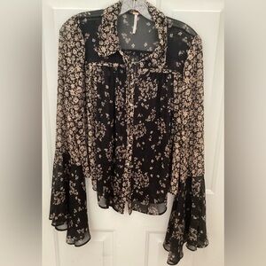 Free People Serena Bell Sleeve Floral Print Blouse Size Medium